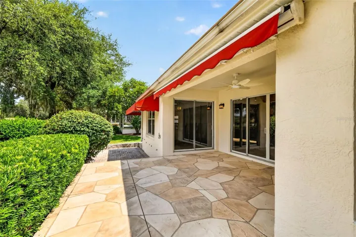 Lanai with Retractable Awning