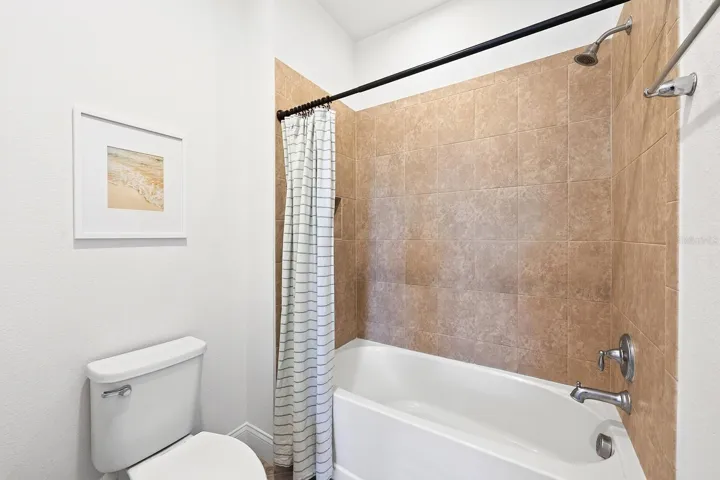 Primary en-suite bath.