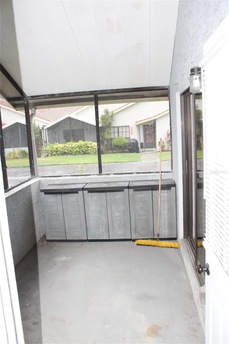 Secondary porch