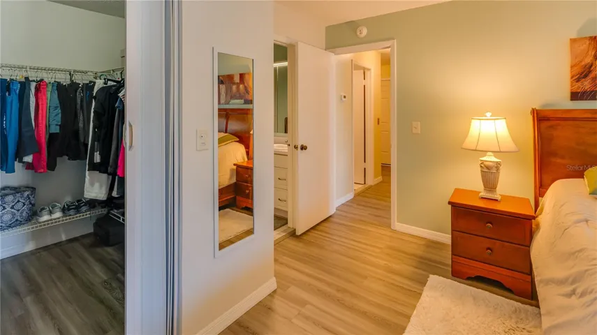 MASTER BEDROOM WALK IN CLOSET