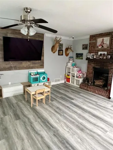 FAMILY ROOM/ PLAY AREA