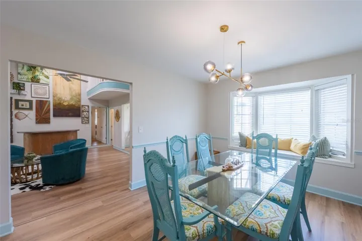 Lounge/ Dining Room