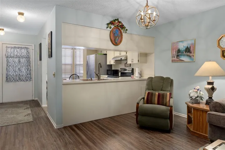 Kitchen Bar Area