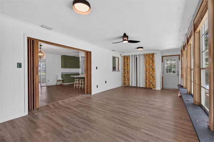 Den/Sunroom