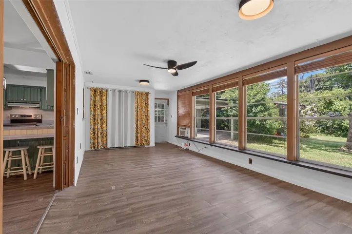 Den/Sunroom