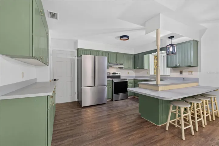 Breakfast bar in Kitchen