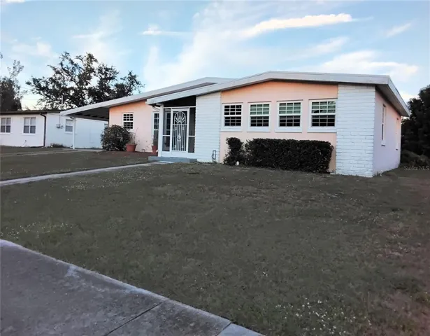 Street view from right side of front yard