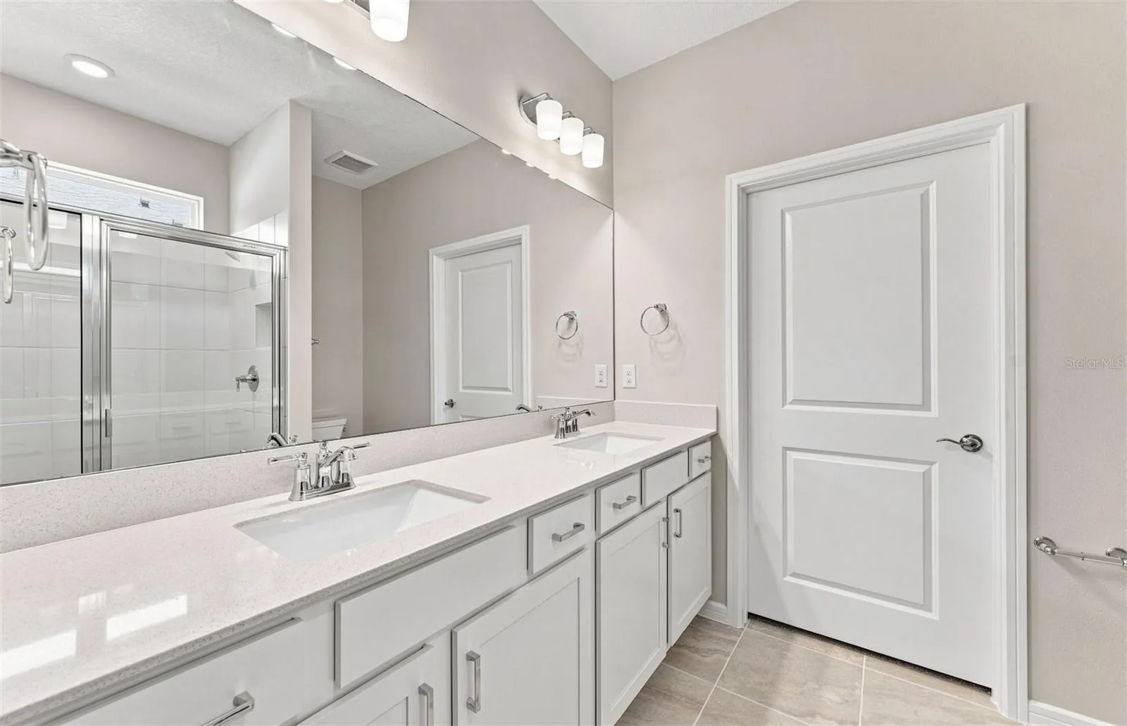 Owner's Bath w/Dual Sinks