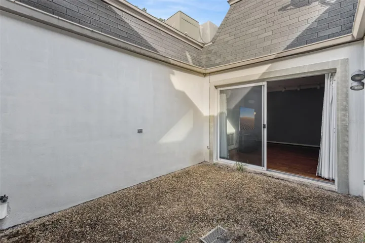 Atrium in the middle of the unit