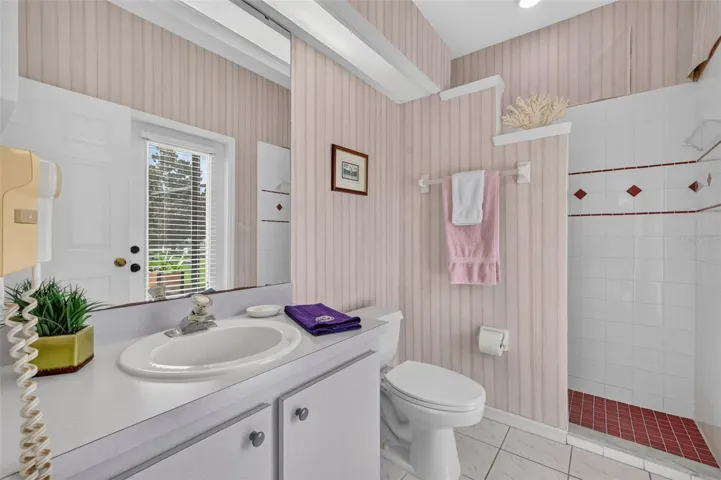 Bathroom 3/Pool Bath