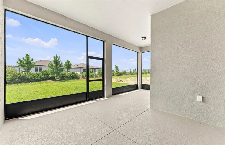 Extended Covered Lanai w/Screen Enclosure