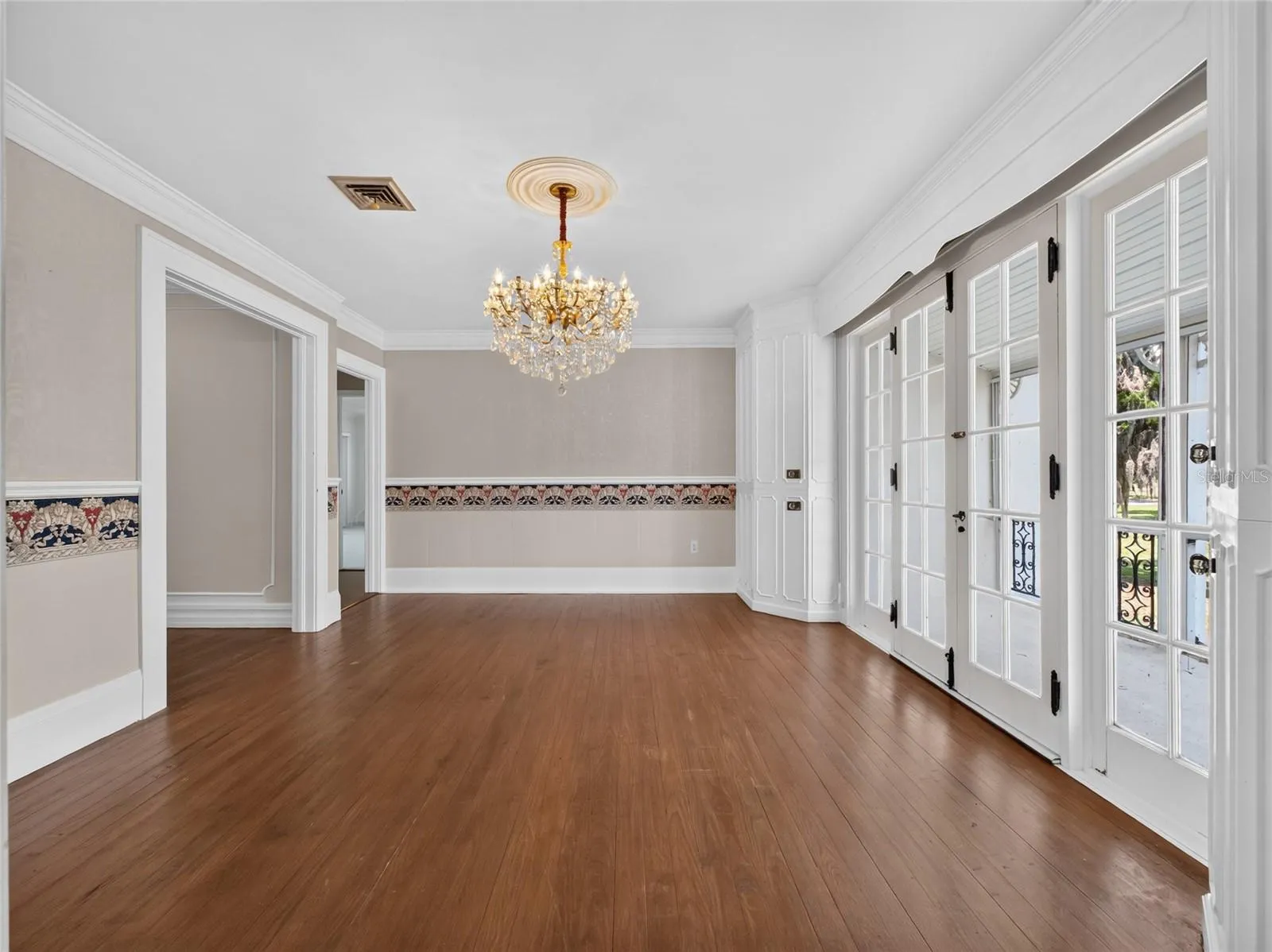 Formal Dining