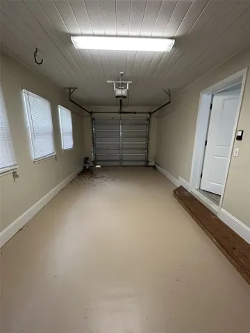 1 Car Garage