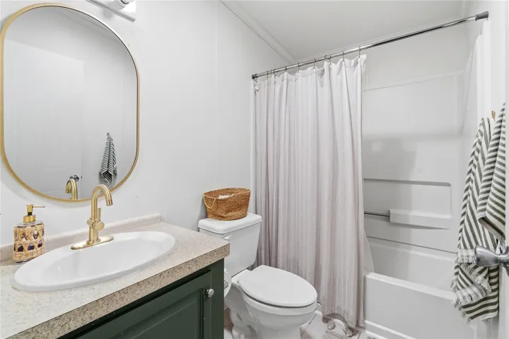 2nd bathroom