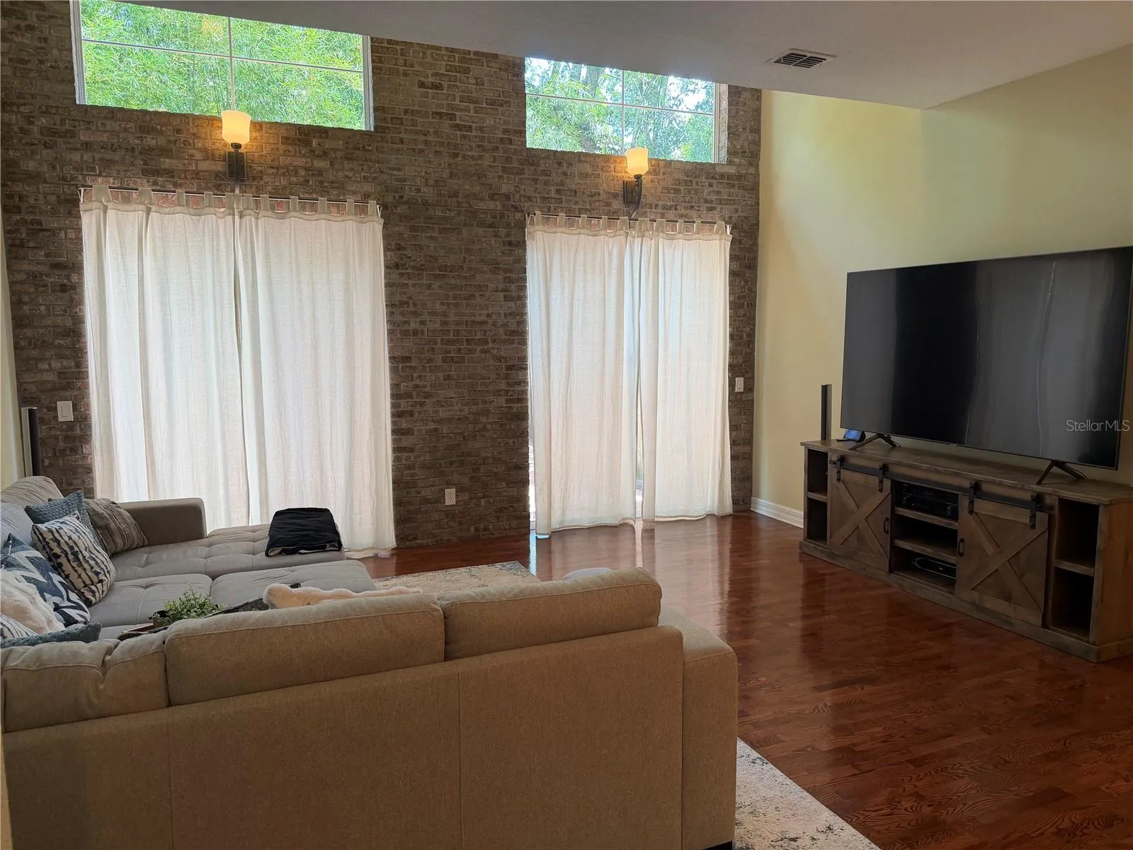 Livingroom TV