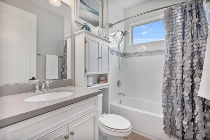 Full Bathroom 1