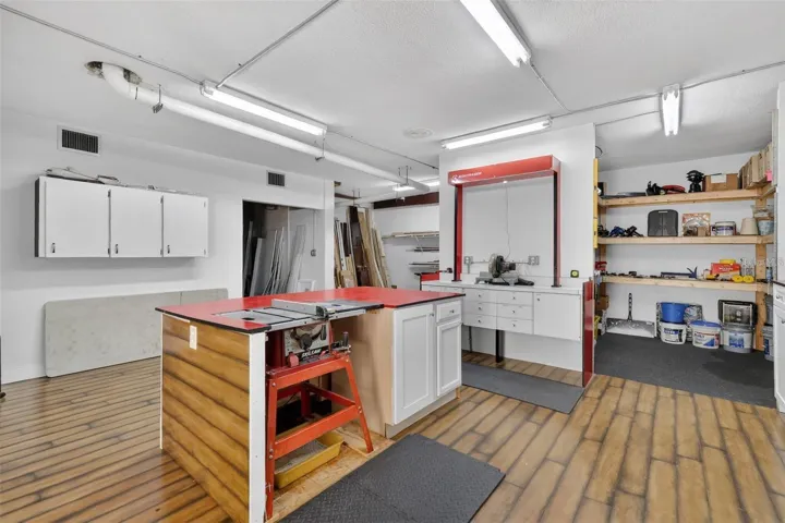 Wood/Work Shop