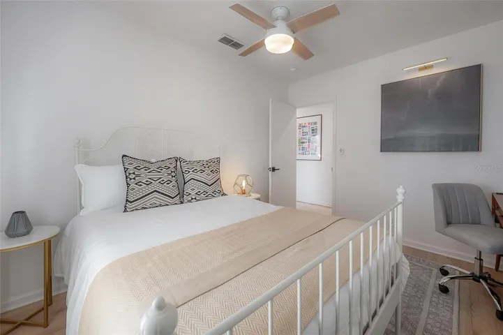 Unit 317: 2nd/middle bedroom