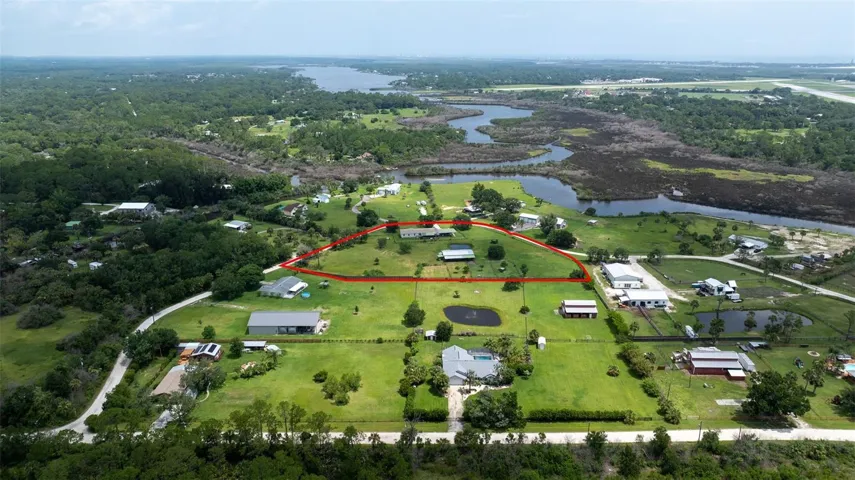 Fenced home with barn only 10 minutes to beach!