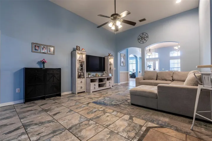 12 Foot Ceilings