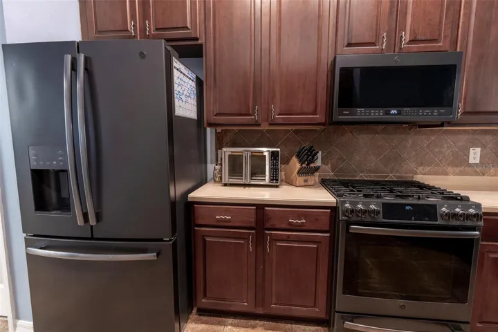 Updated Appliances, Natural Gas Stove