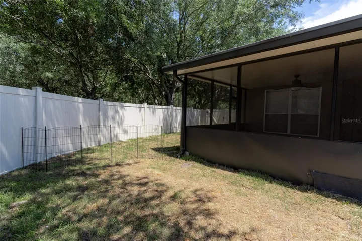 Privacy Vinyl Fencing