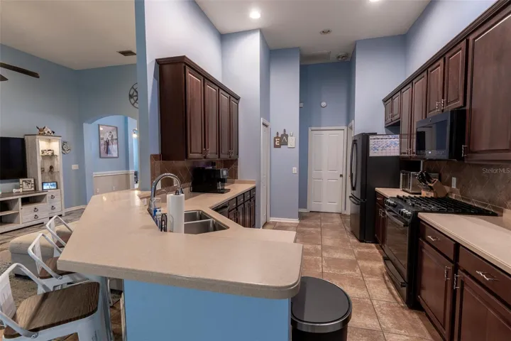 Kitchen/Breakfast Bar