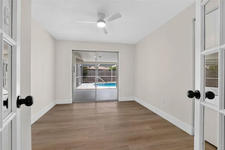 Bedroom 3/Access to Pool