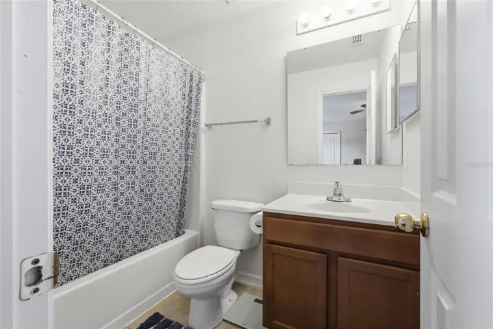 3rd bedroom private bathroom