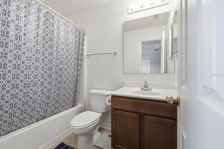 3rd bedroom private bathroom