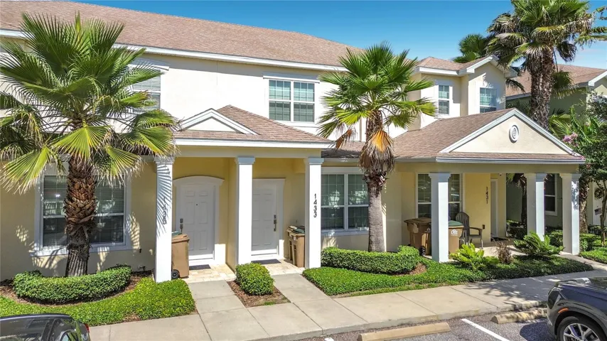 Beautifully furnished townhome in The Retreat at Silver Creek