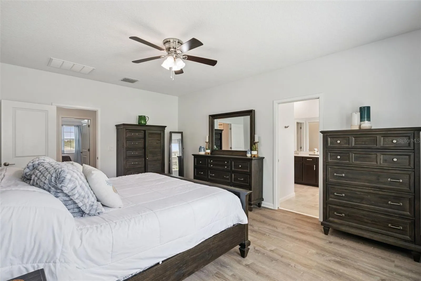 Spacious upstairs primary suite