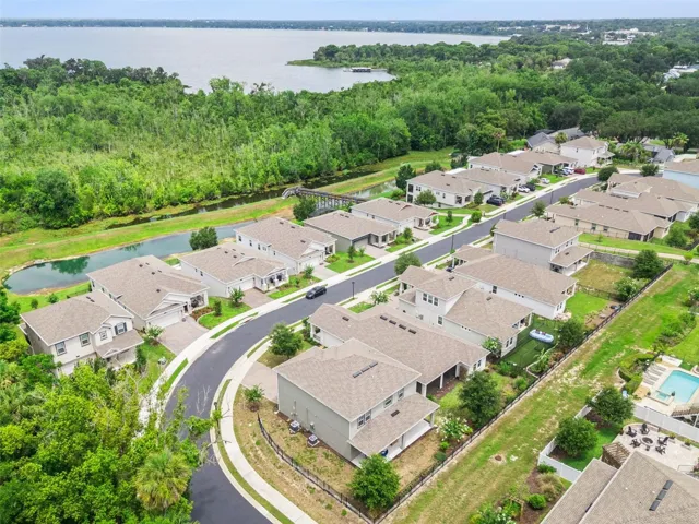 Close to boating, marina access, and downtown Mount Dora
