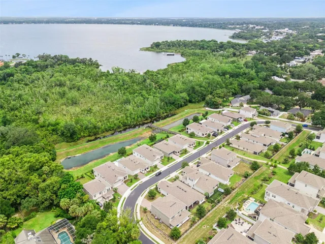 Mount Dora location with easy access to downtown