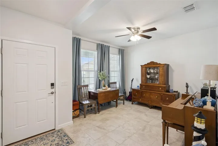 Entry and bonus room transition