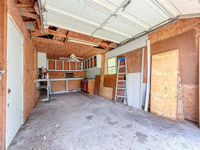 Workshop / Garage