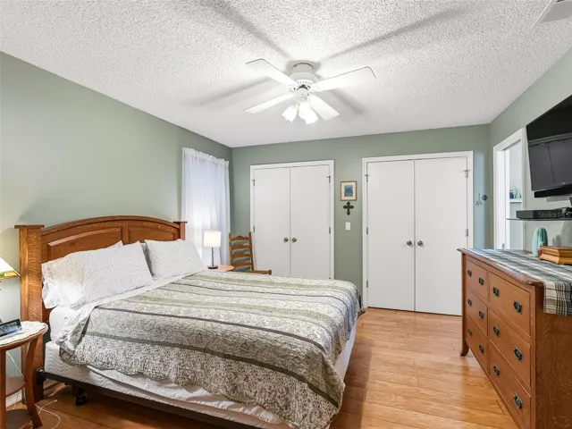 PRIMARY SUITE WITH DOUBLE CLOSETS