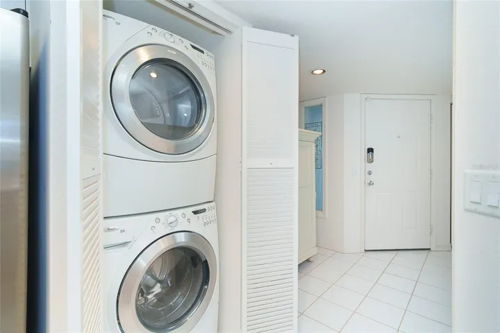 Interior full-size washer & dryer