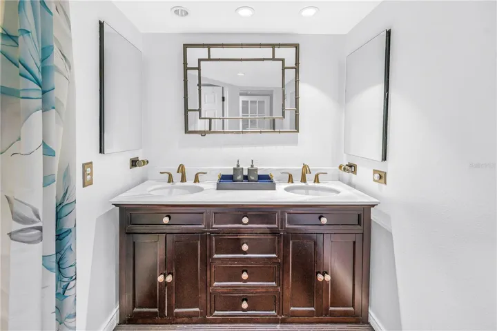 double vanities in primary ensuite bathroom