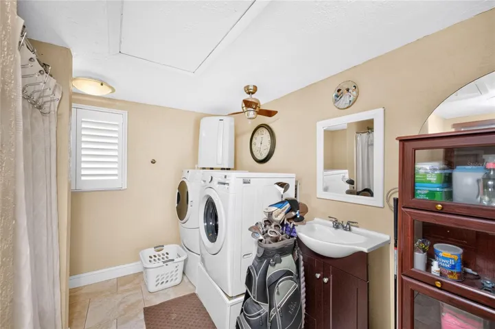 Pool Laundry/Bathroom
