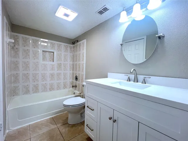 Bathroom with Shower/ Tub