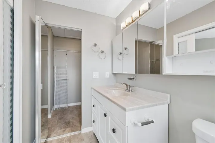 Master Bath Walkin Closet