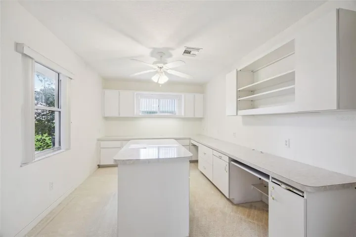 office/flex space/den
