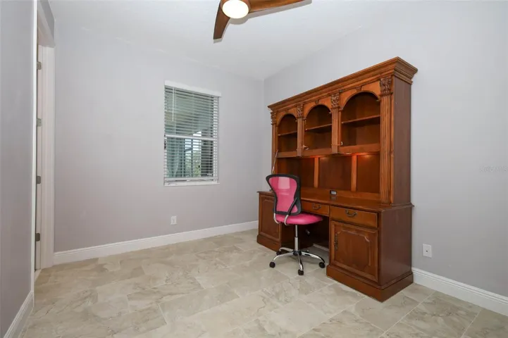 Bedroom 1/Guest room