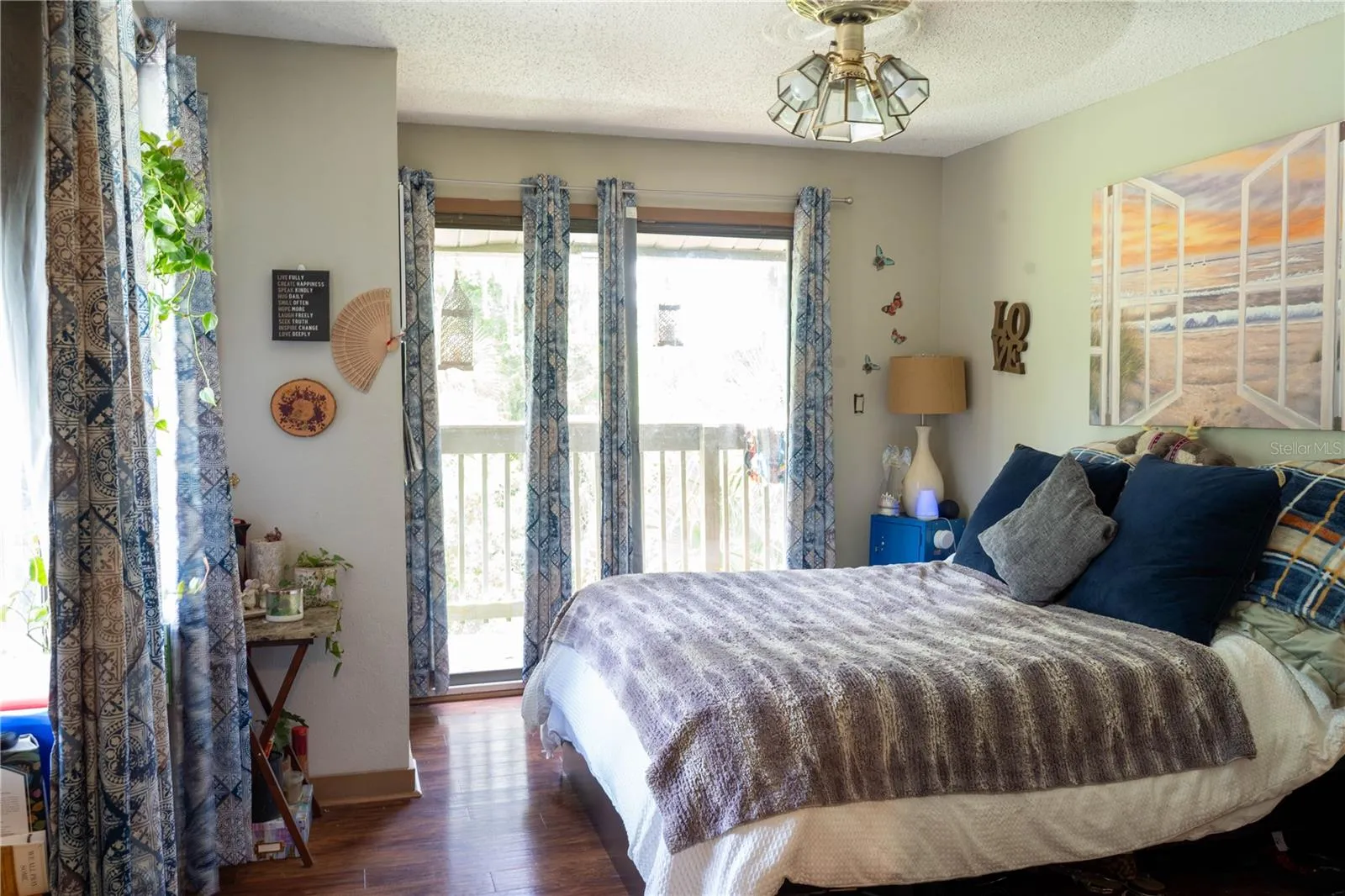 Bed 2 w/ Balcony