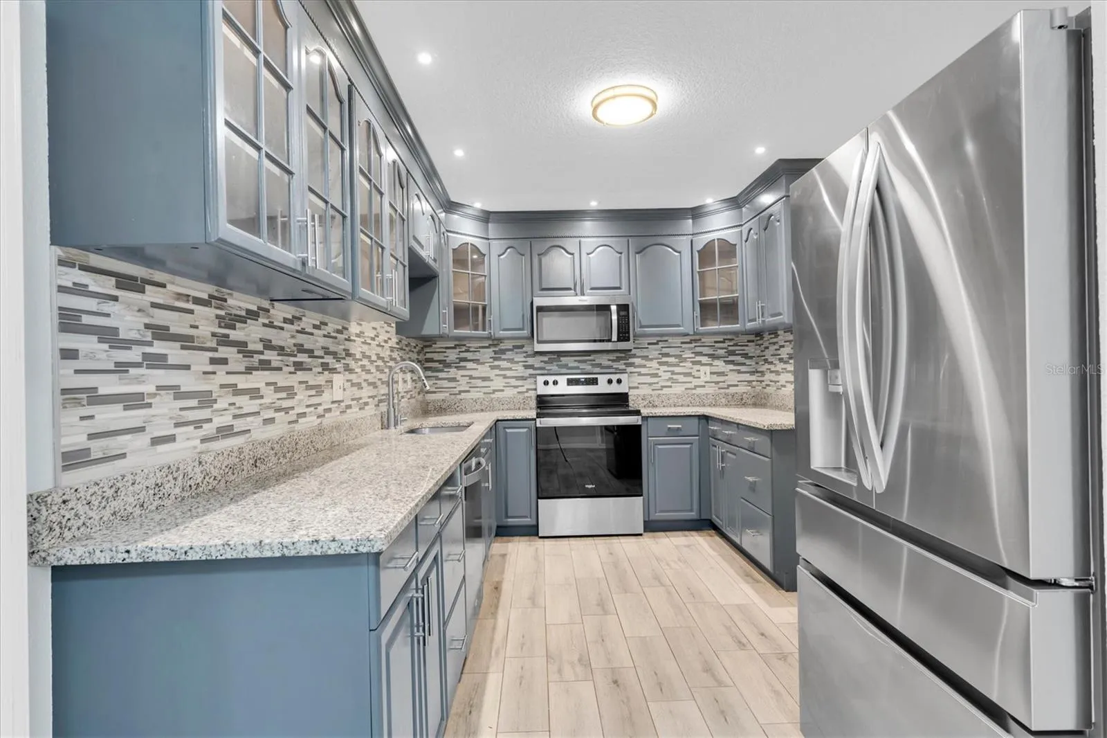 Beautifully updated kitchen