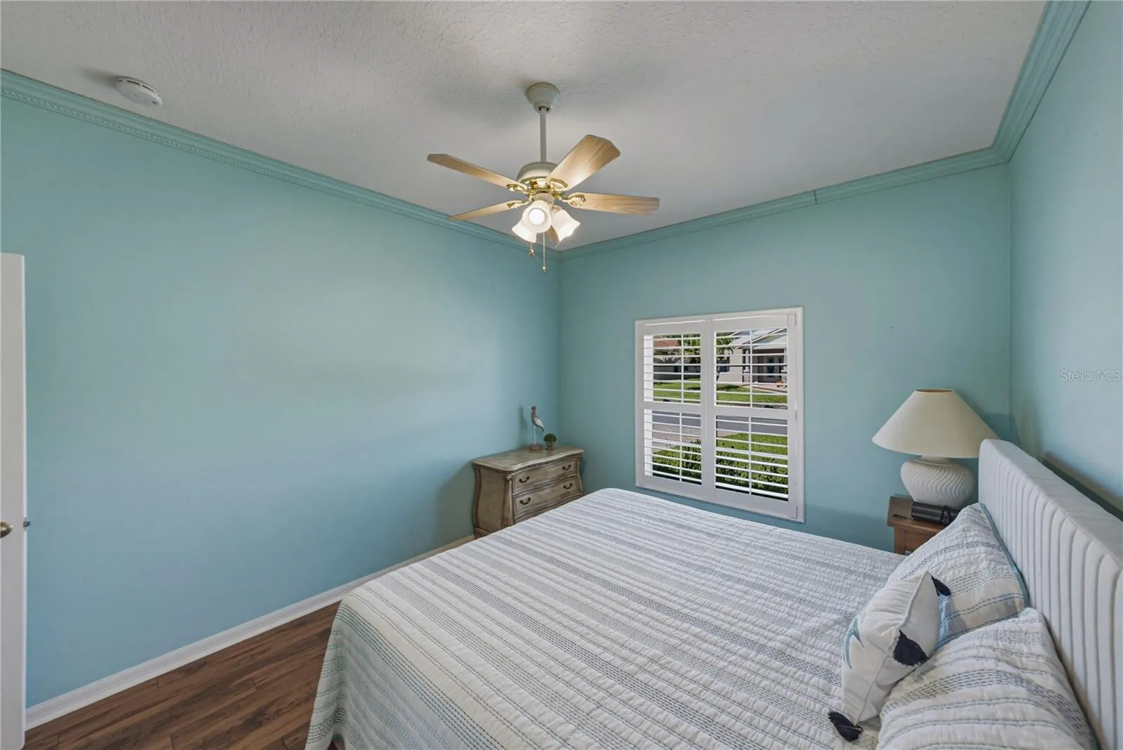 Guest bedroom