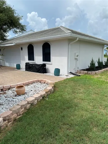 Right elevation