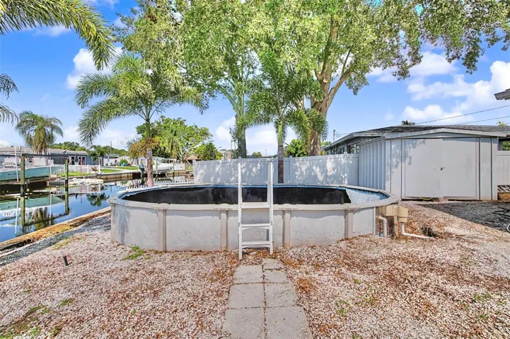 Private pool