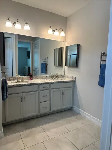 Master Vanity